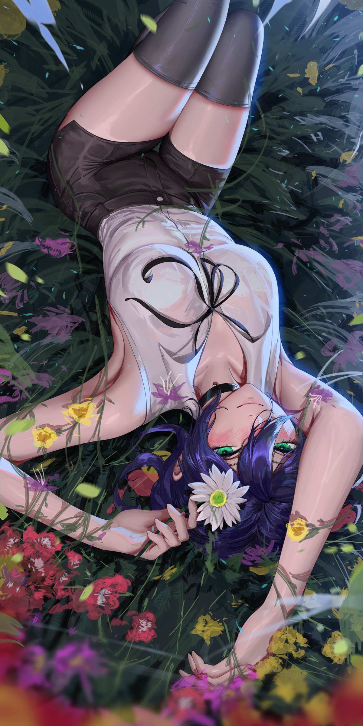 花丛中的微笑女孩