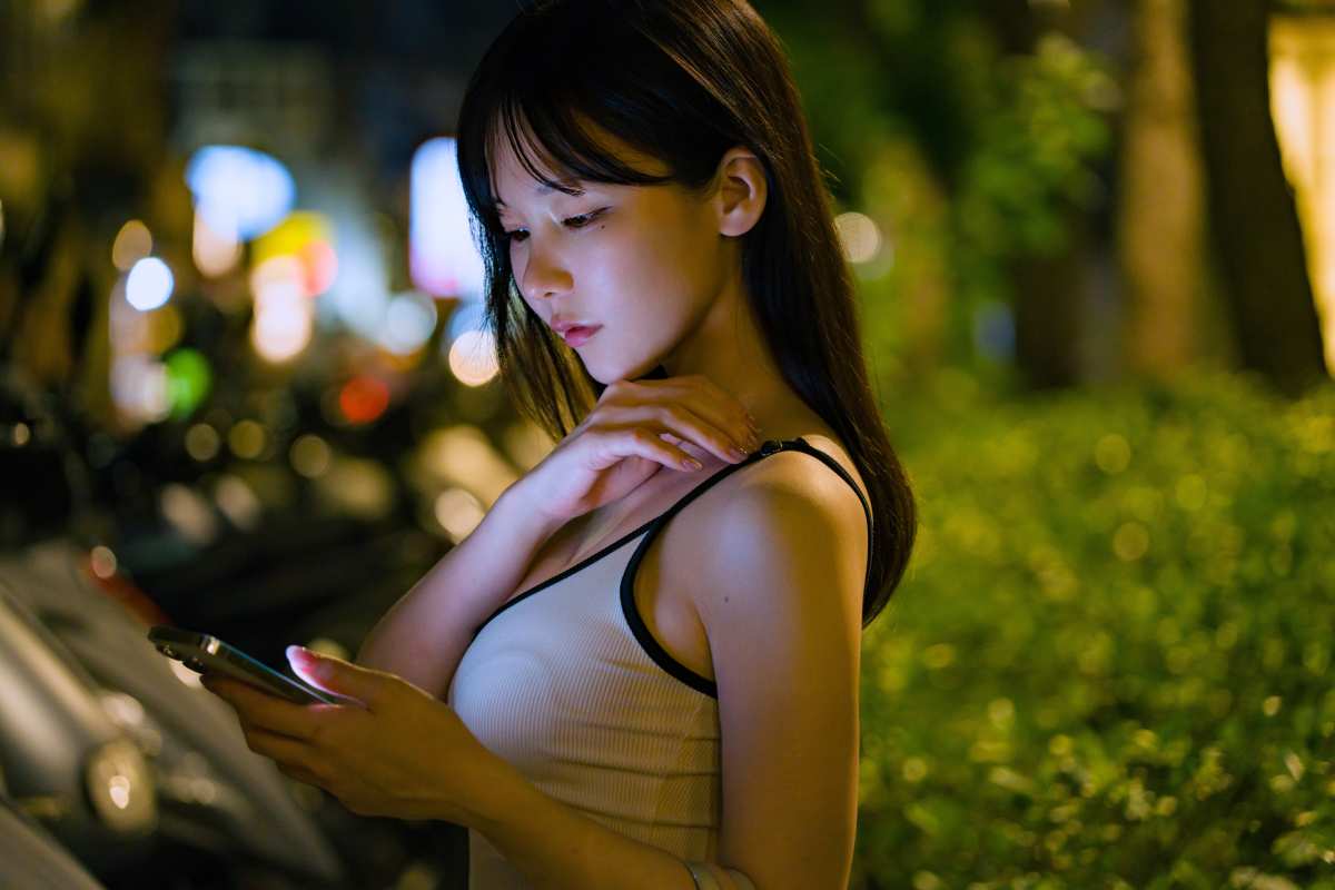 都市夜晚的沉思