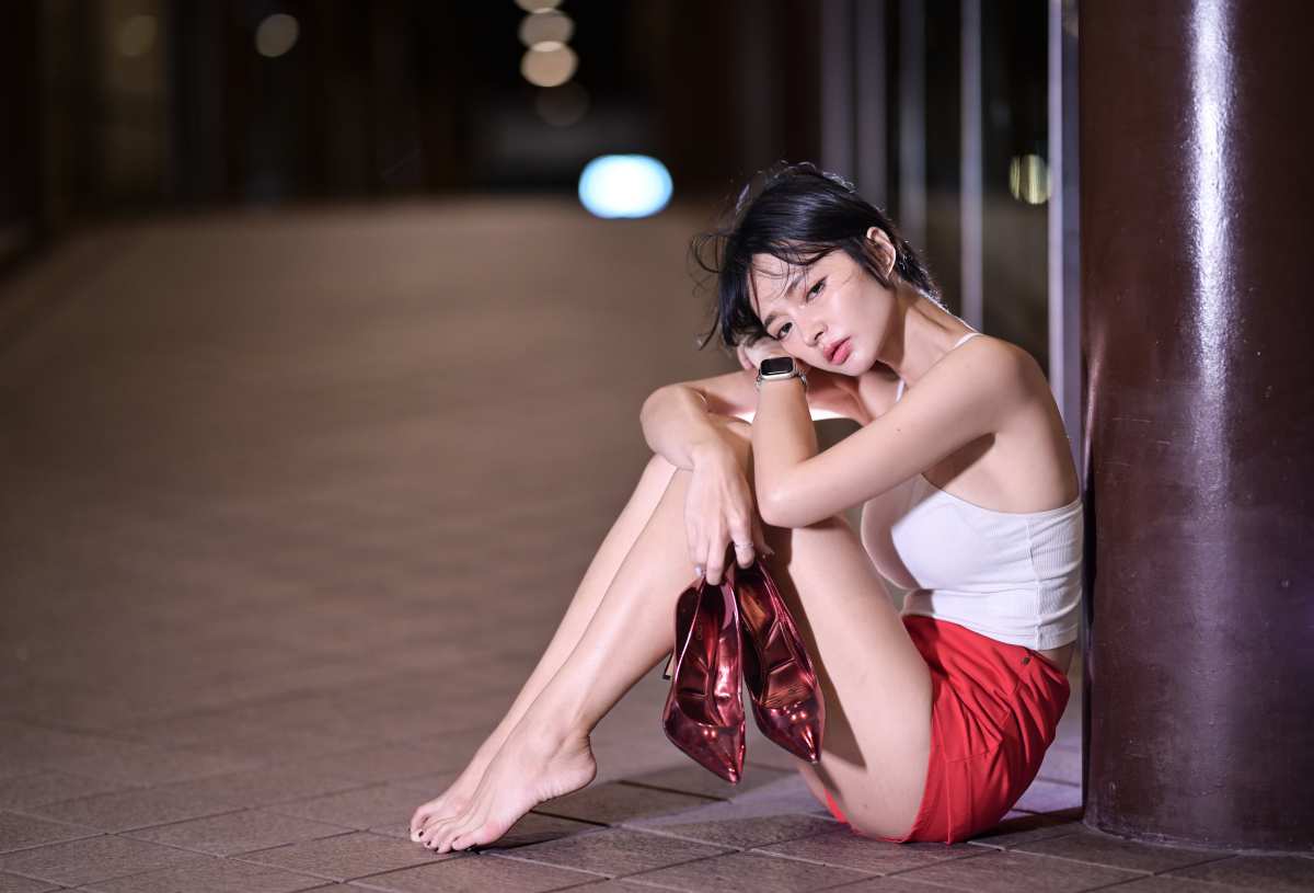 都市夜晚独坐