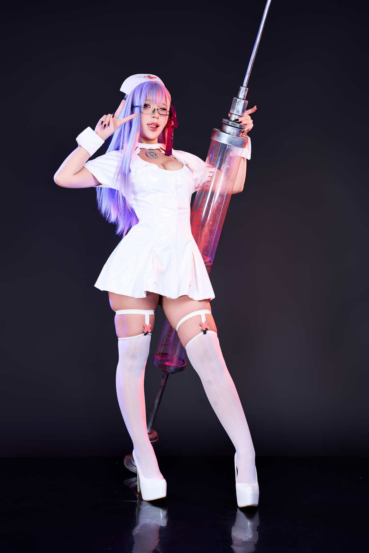 护士装cosplay女生
