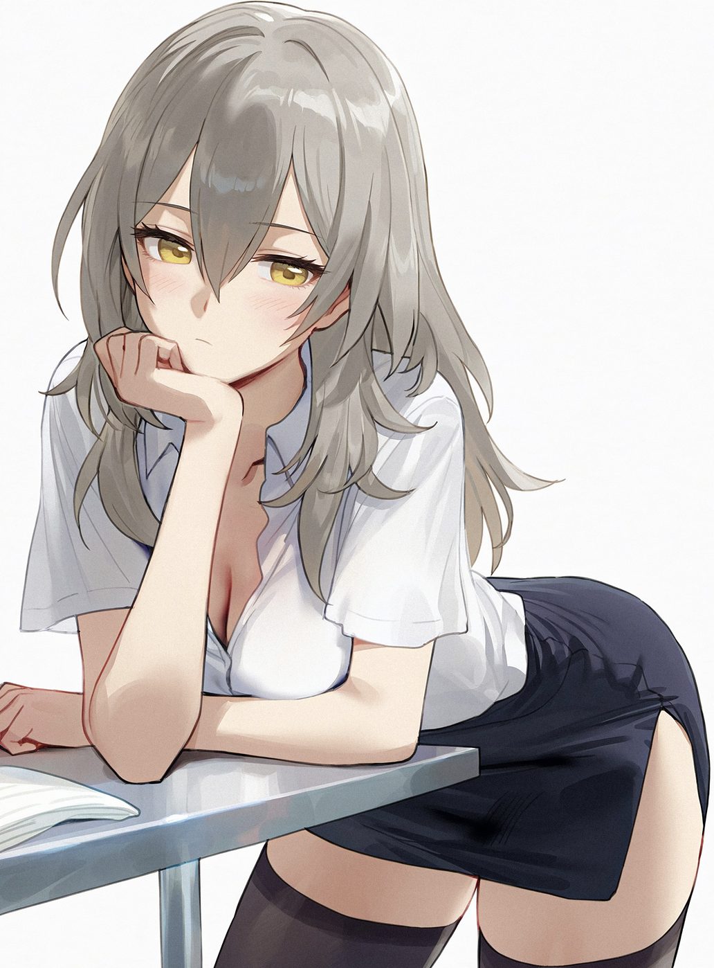 银发少女桌面壁纸