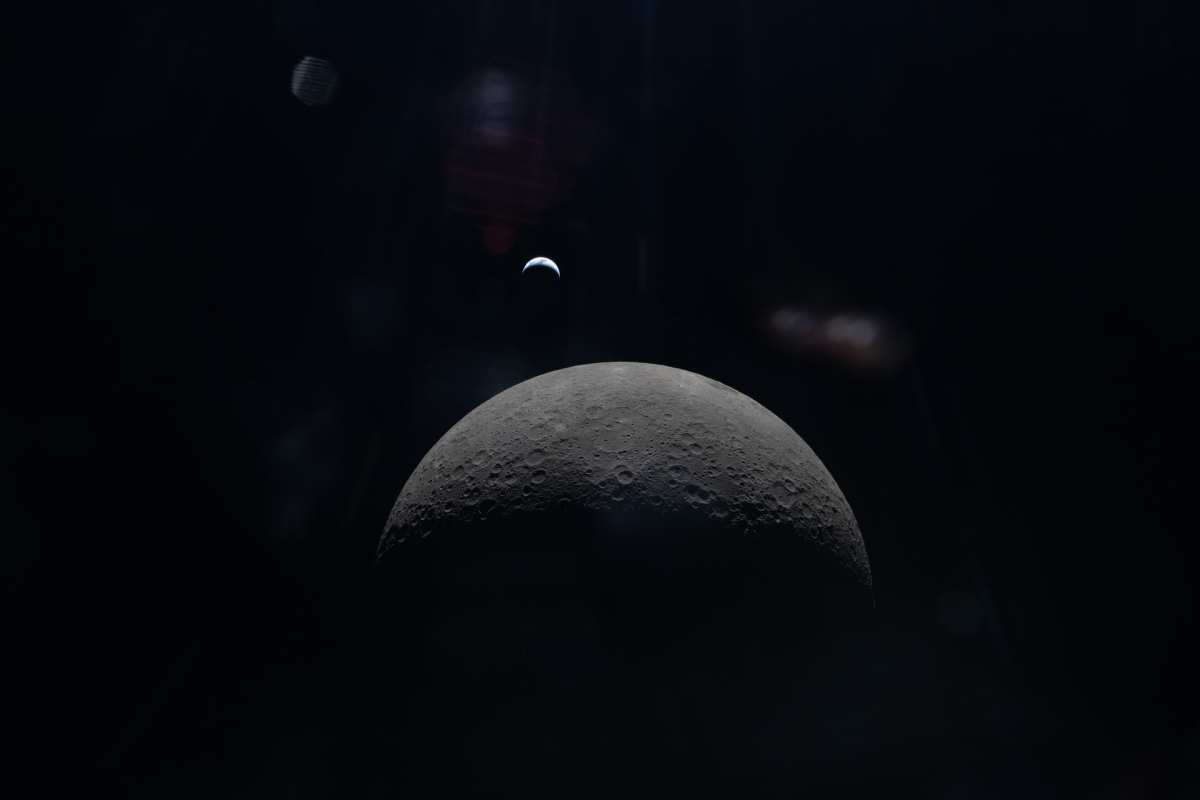 月球表面与星云