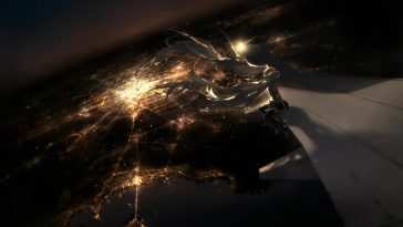 高清动态壁纸：城市夜景初音未来