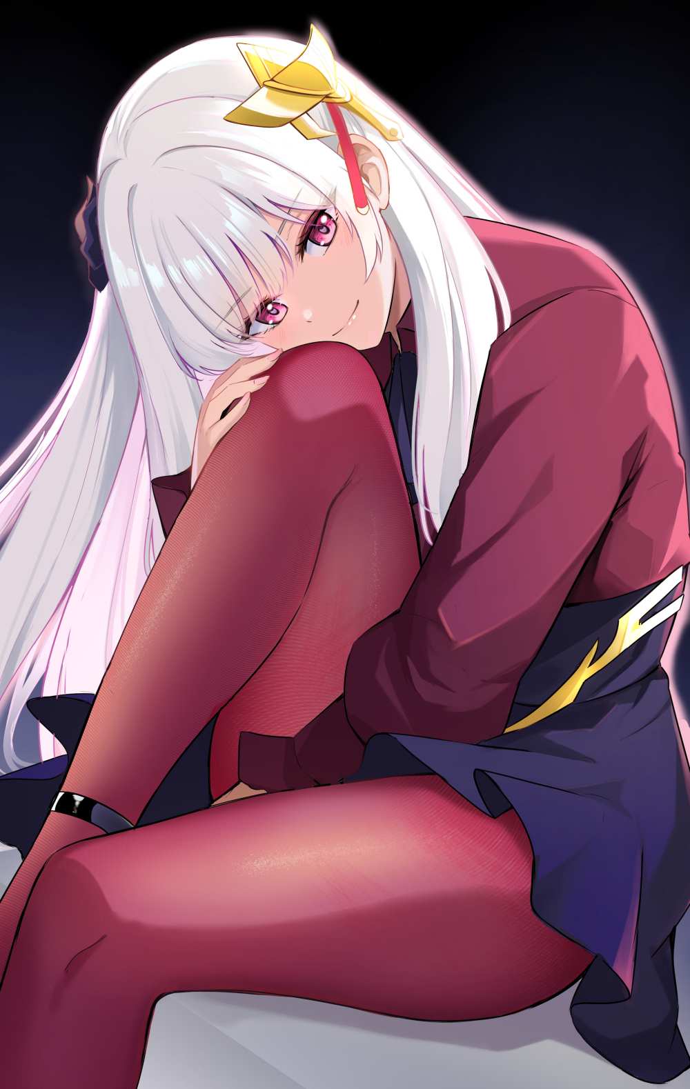 白发少女粉色眼眸