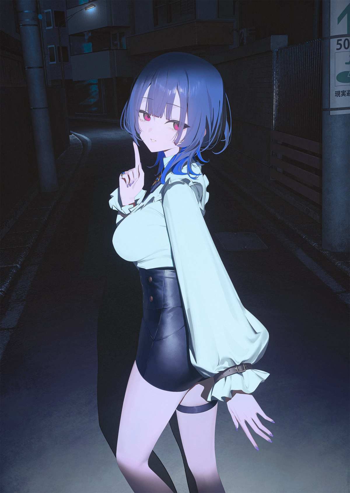 蓝发红眼少女