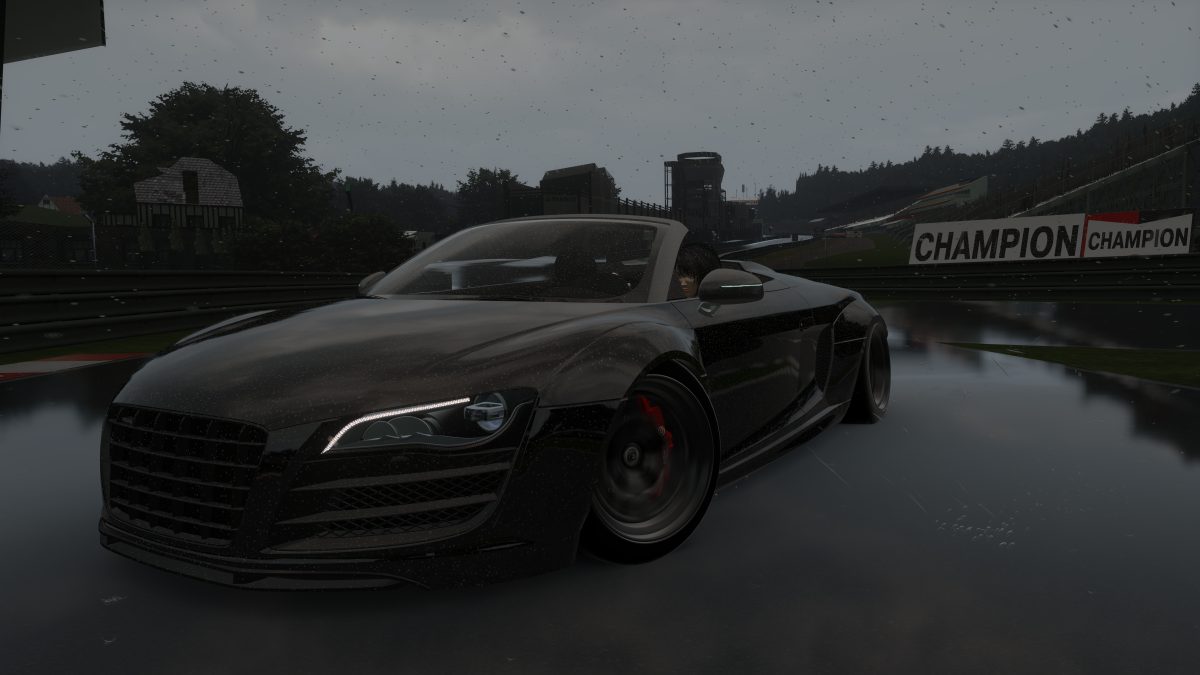 雨中赛道奥迪R8