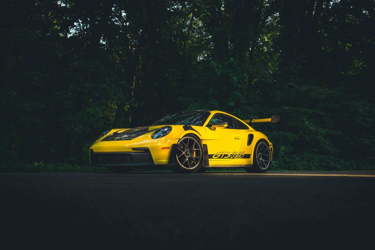 黄色保时捷911 GT3 RS 壁纸