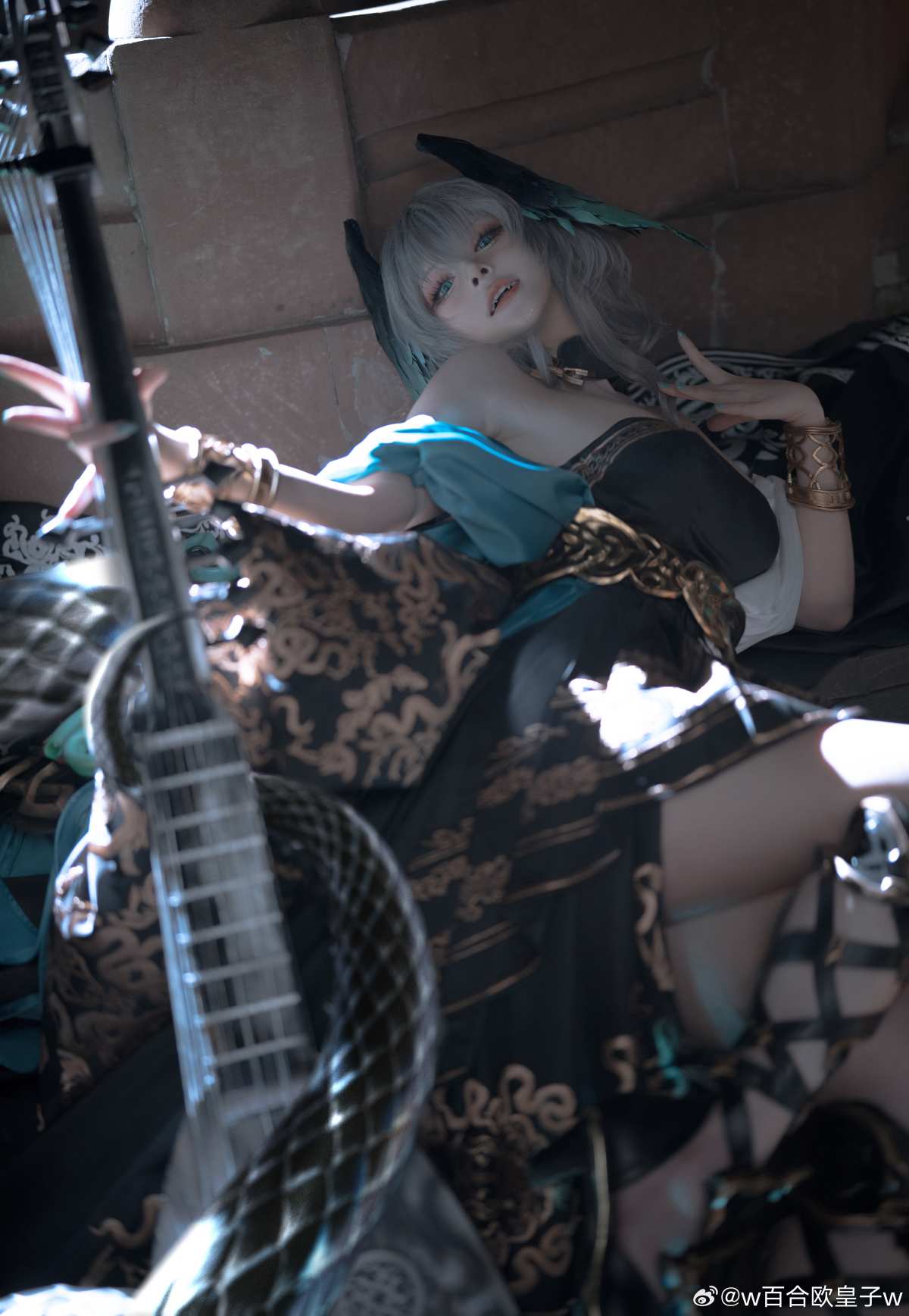 银发女英雄角色cosplay