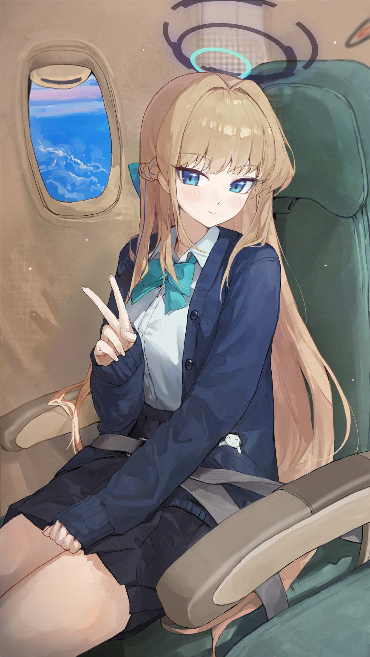 蓝眼金发校服少女